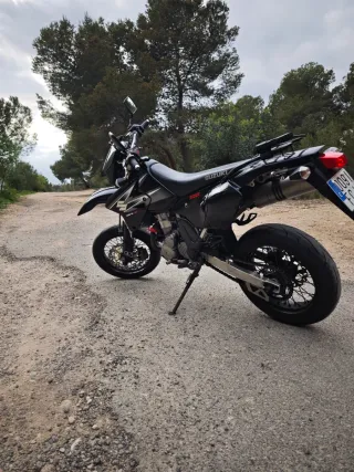 Suzuki DRZ 400 SM Supermotard Negra