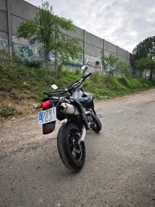 Suzuki DRZ 400 SM Supermotard Negra