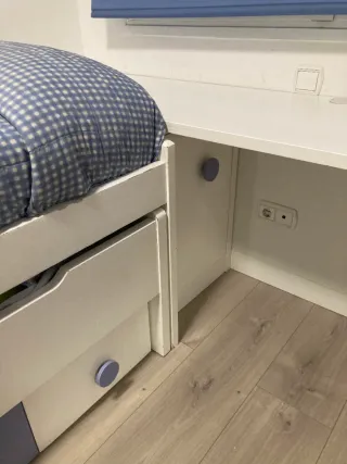 Habitación juvenil: compacta cama doble+sinfonier