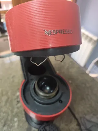 Cafetera Nespresso Vertuo Roja