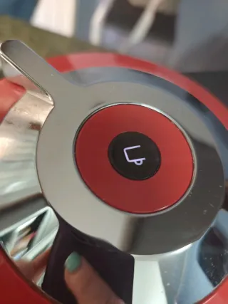 Cafetera Nespresso Vertuo Roja