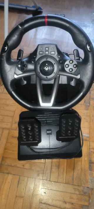 Volante Hori Xbox con Pedales