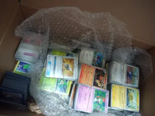 Lote 2500 Cartas Pokémon bulk.  Varias Ediciones.