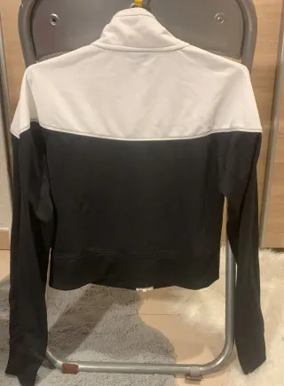 Chaqueta Nike Blanca y Negra Talla XS