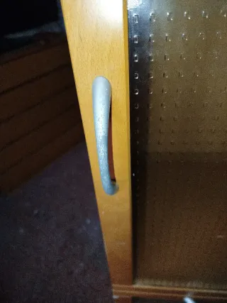 Armario madera con puerta cristal y cajones