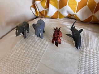 Set personaggi dinosauri e insetti