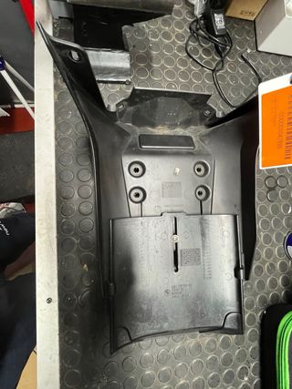 Aleta trasera BMW K1600 con guardabarros