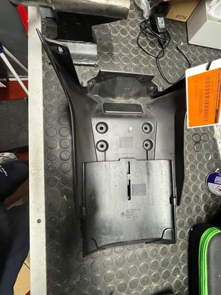 Aleta trasera BMW K1600 con guardabarros