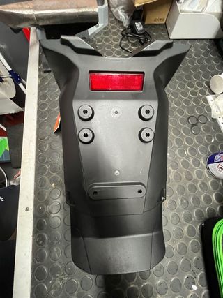 Aleta trasera BMW K1600 con guardabarros