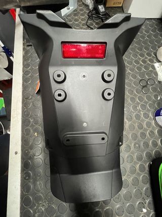 Aleta trasera BMW K1600 con guardabarros