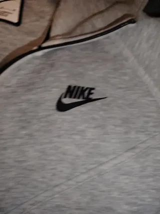 Sudadera Nike Tech Gris