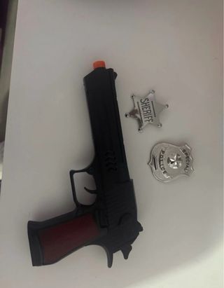 Pistola de juguete con sonido y 2 placas