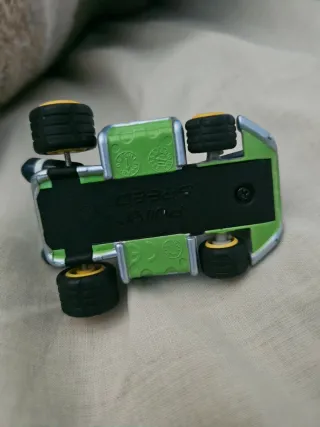 Coche de juguete Yoshi