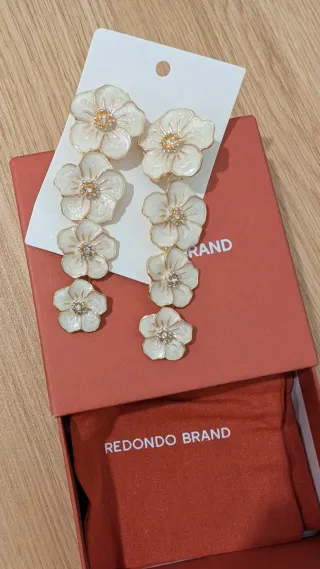 Pendientes Redondo Brand Flores Cancún