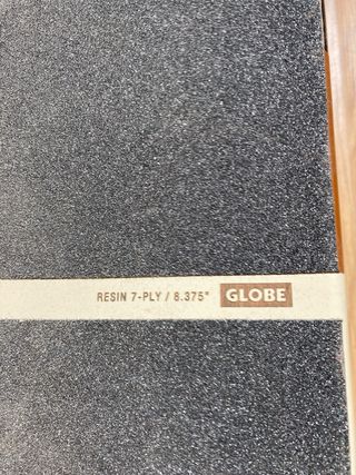 Skate Globe Resin-7 8.375” Completo
