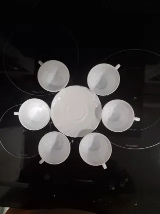 2 Juegos de 6 tazas cada uno.