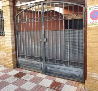 Puerta Garaje Hierro Macizo 255x223 cm