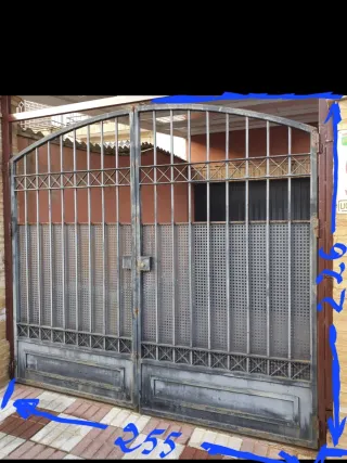 Puerta Garaje Hierro Macizo 255x223 cm