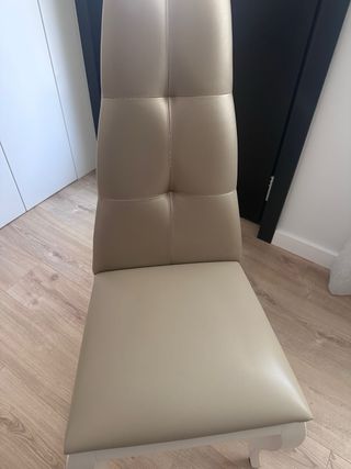 Mesa extensible y 6 sillas diseño