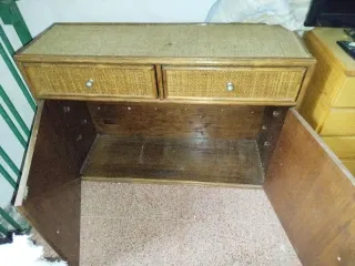 Armario con 2 cajones y puertas