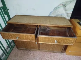 Armario con 2 cajones y puertas