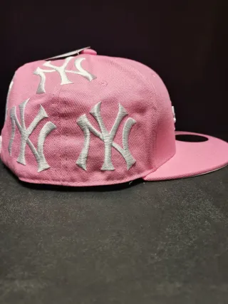 Gorra Supreme New Era 59FIFTY Rosa Talla 7.1/2
