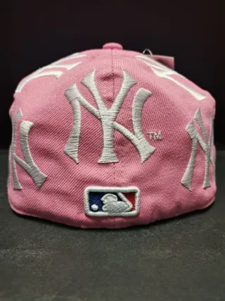 Gorra Supreme New Era 59FIFTY Rosa Talla 7.1/2