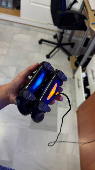 PS4 Slim Negra + 2 Mandos + Call of Duty