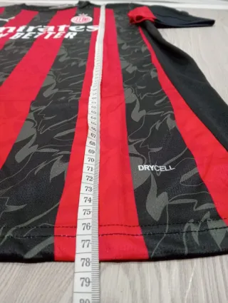 Camiseta Luka Modrić AC Milan