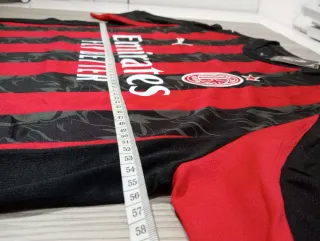 Camiseta Luka Modrić AC Milan