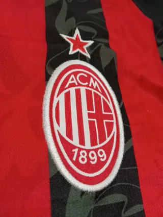 Camiseta Luka Modrić AC Milan