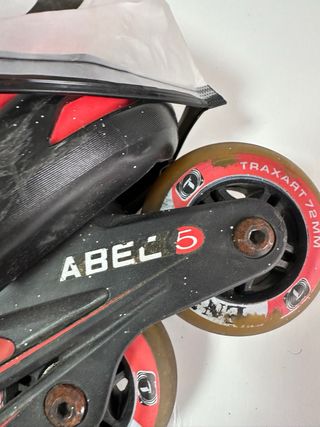Patines en línea rojos y negros Traxart