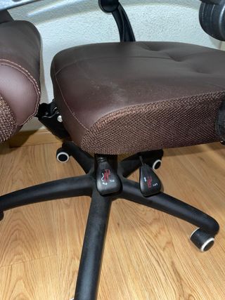 Silla de oficina ergonómica marrón