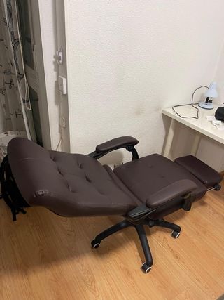 Silla de oficina ergonómica marrón