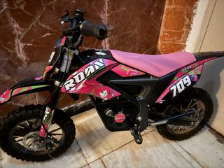 Moto Motocross Eléctrica ROAN Negra y Rosa