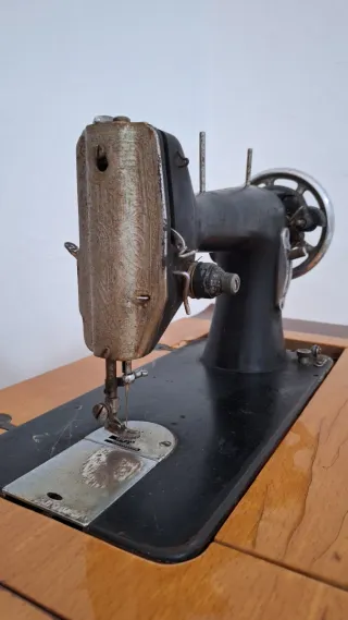 Máquina de coser Singer antigua
