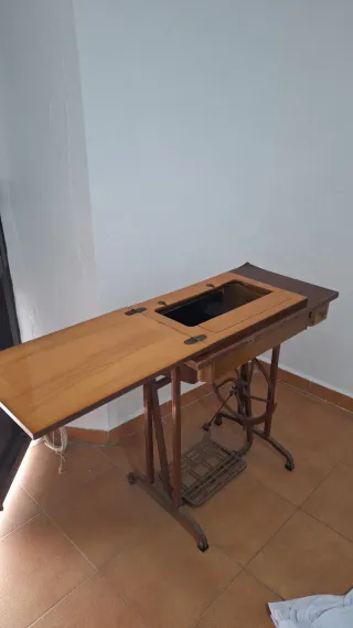 Máquina de coser Singer antigua