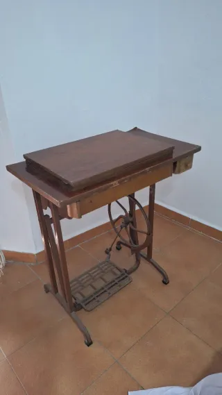 Máquina de coser Singer antigua