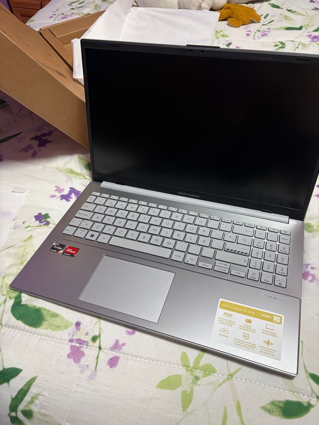 ASUS Vivobook Go 15 Laptop