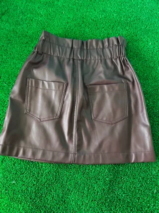 Falda Zara efecto piel