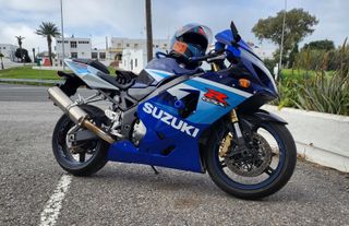 Suzuki GSX-R 600 Azul y Blanco