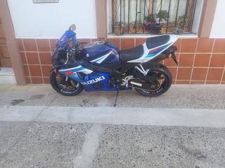 Suzuki GSX-R 600 Azul y Blanco