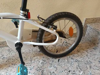 Bicicleta infantil B'TWIN blanca