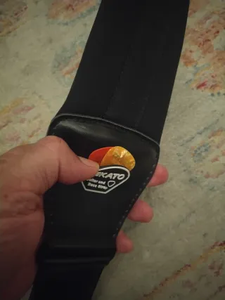 Correa de guitarra/bajo LEKATO negra