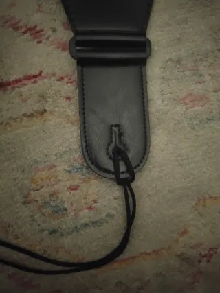 Correa de guitarra/bajo LEKATO negra