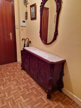 Conjunto de mueble recibidor, espejo y silla