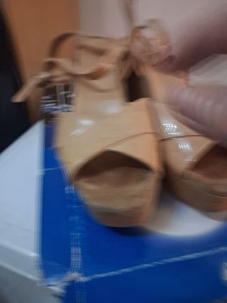 Zapatos de tacón beige
