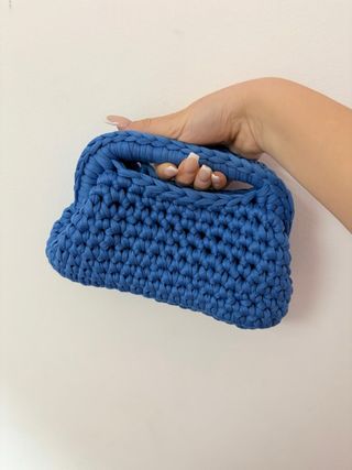 Clutch blu uncinetto