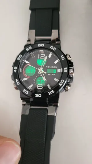 Orologio nuovo nero