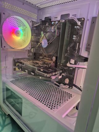 PC Gamer Blanco MSI con ARGB